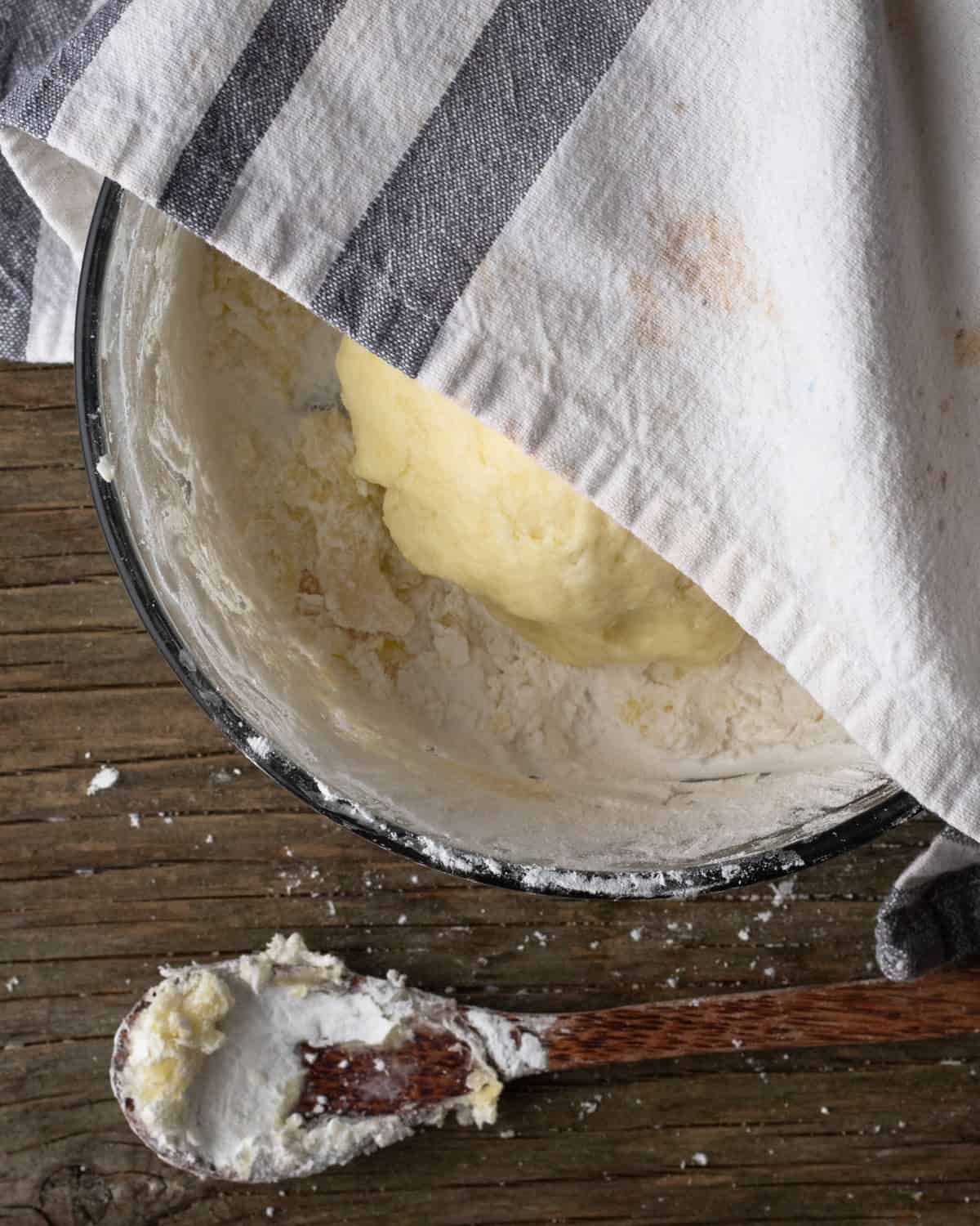 Image of tapioca batter being rested before making vegan pao de queijo recipe.